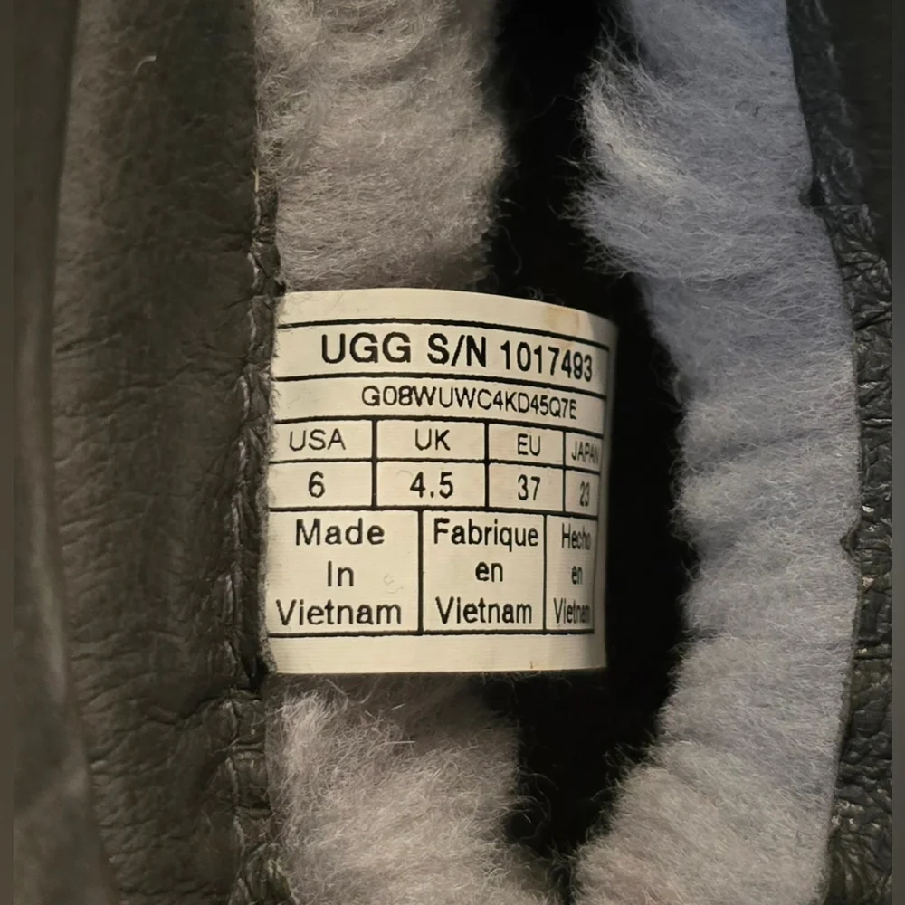 Ugg Women's Viki Waterproof Boots - Picture 8 of 8